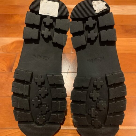 NEW! Clarks Nubuck Orianna2 Top Slip On Ankle Chelsea Boots Women's 9 - Picture 6 of 7